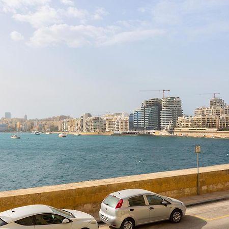 Seafront - Top Location, Top Floor With Wifi & Ac By 360 Estates Valletta Exteriör bild