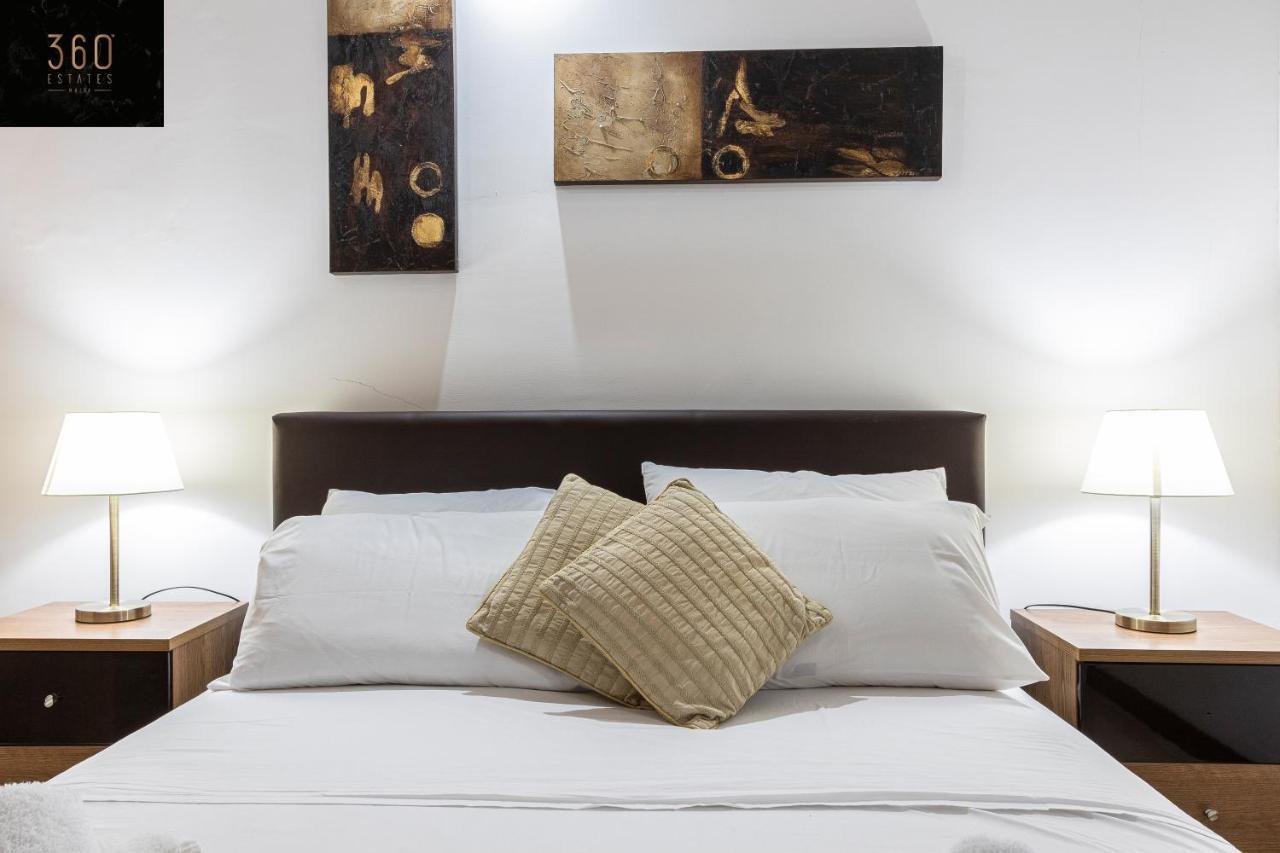 Seafront - Top Location, Top Floor With Wifi & Ac By 360 Estates Valletta Exteriör bild