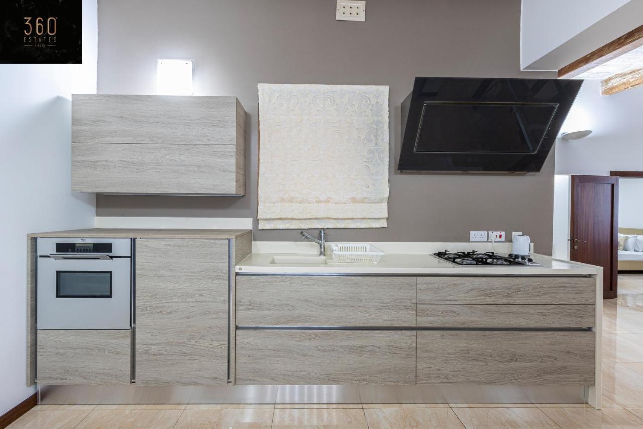 Seafront - Top Location, Top Floor With Wifi & Ac By 360 Estates Valletta Exteriör bild