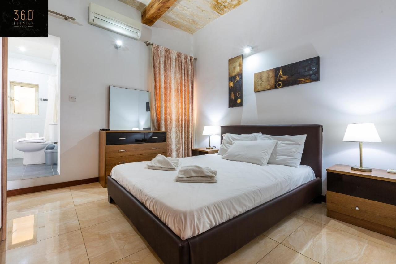Seafront - Top Location, Top Floor With Wifi & Ac By 360 Estates Valletta Exteriör bild