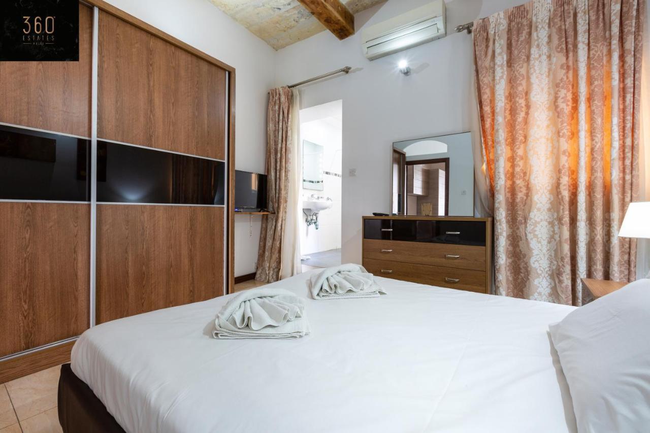 Seafront - Top Location, Top Floor With Wifi & Ac By 360 Estates Valletta Exteriör bild