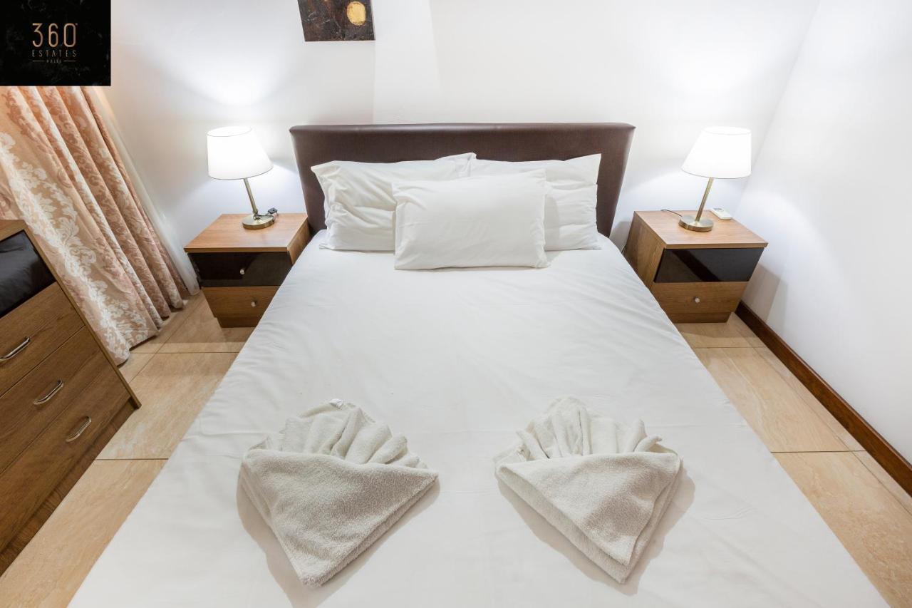 Seafront - Top Location, Top Floor With Wifi & Ac By 360 Estates Valletta Exteriör bild