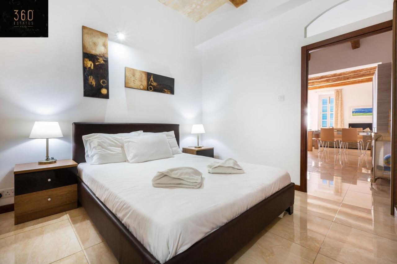 Seafront - Top Location, Top Floor With Wifi & Ac By 360 Estates Valletta Exteriör bild